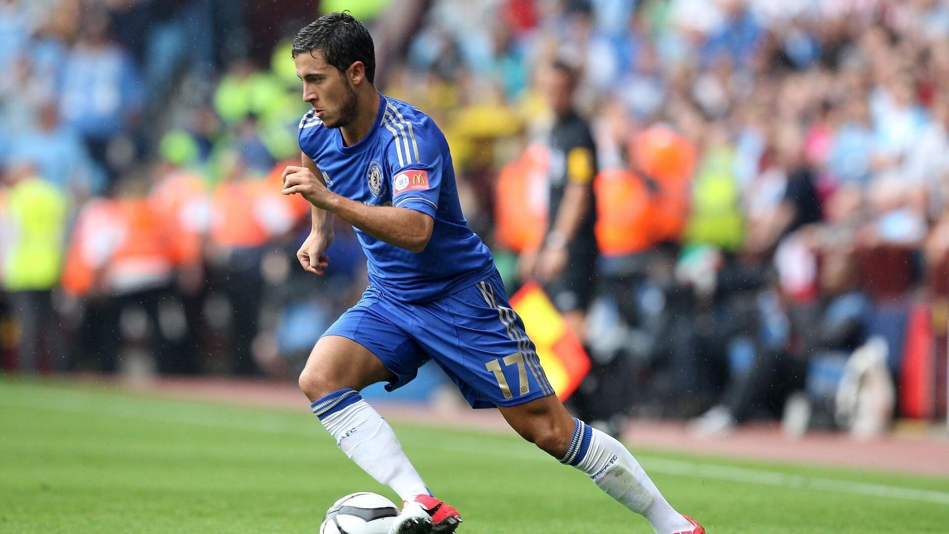 _极速喷气背包表演：冲破天际的速度快感_，喷气背包能飞多高