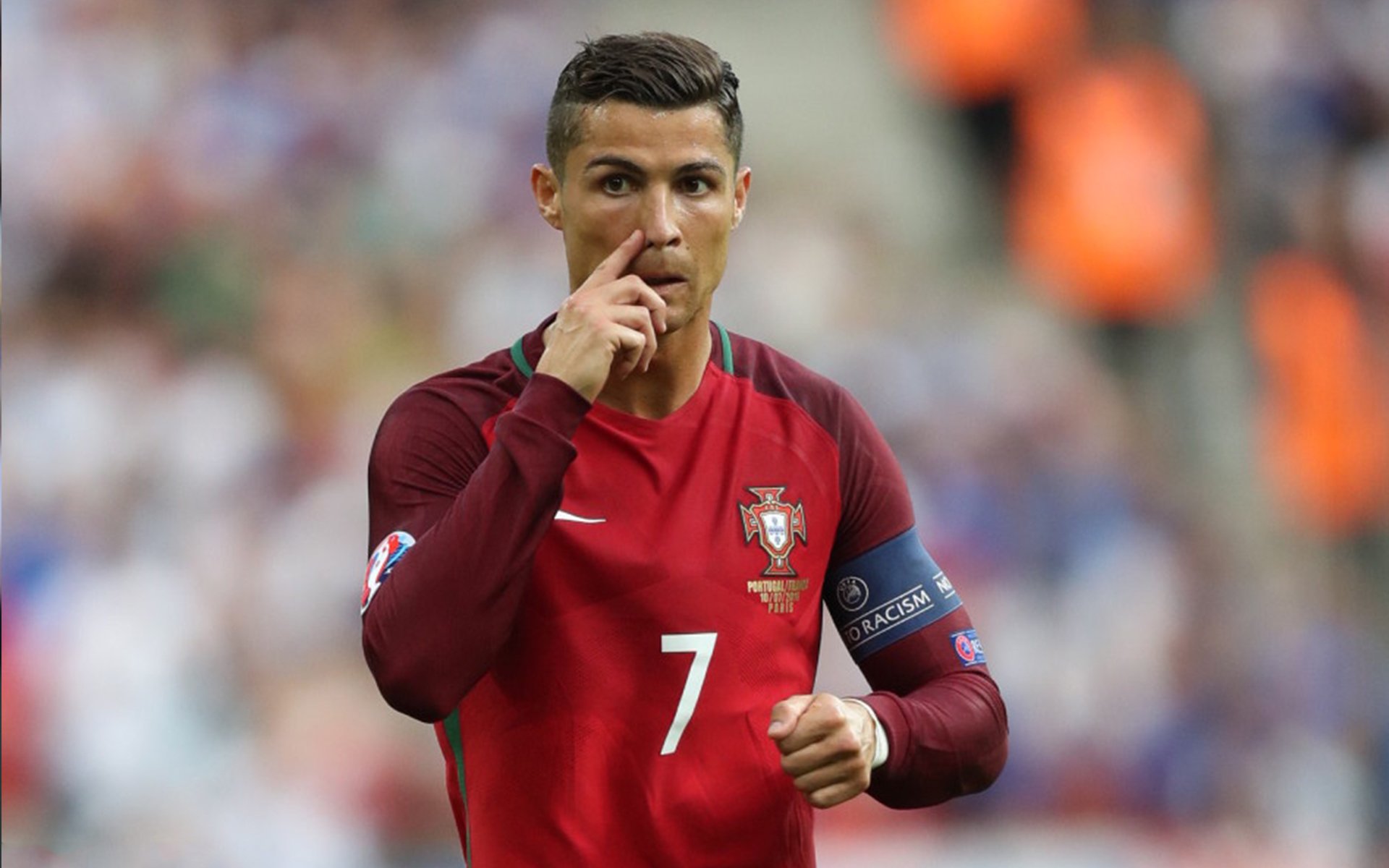 《探索未来：电竞产业的虚拟现实科技应用》，未来电竞市场前景巨大