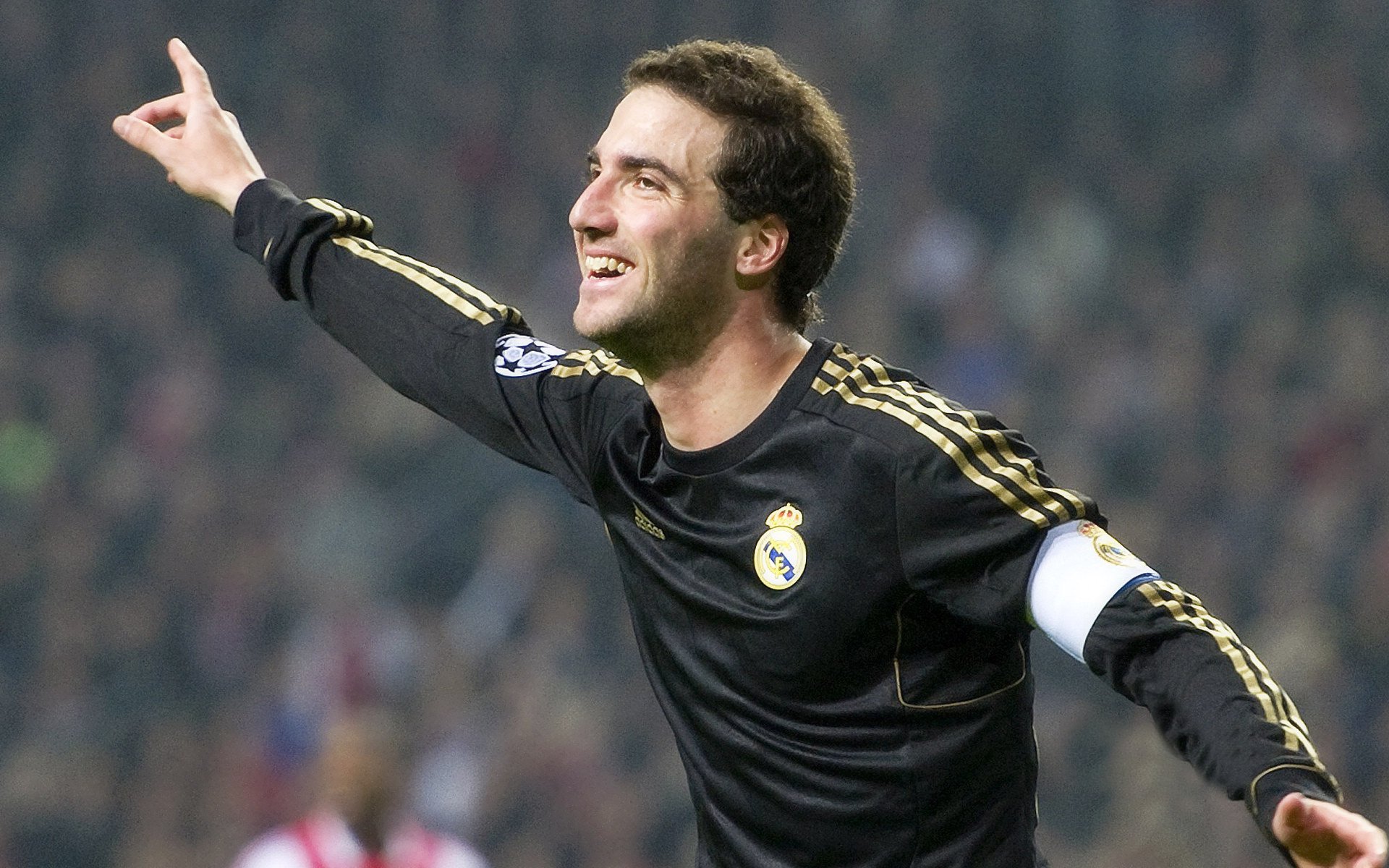 中国足球界携手努力应对季后赛冲刺，中国足球尽力了